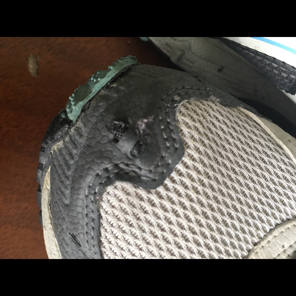 Running Shoes - Picture 6 of 6